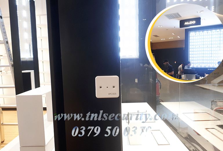 Lap-dat-may-dem-nguoi-cho-chuoi-cua-hang-Aldo